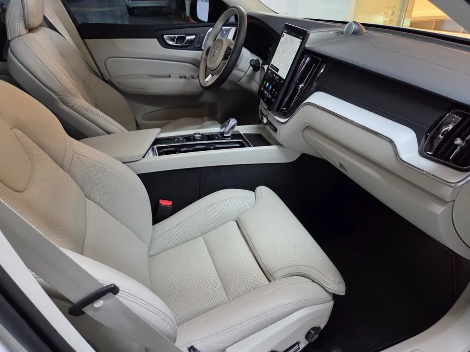 Volvo XC60 2026 из KR, фото 3