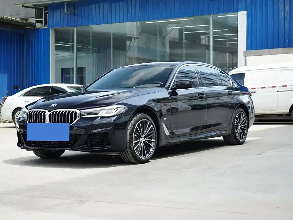 BMW 5 Series — фото 1