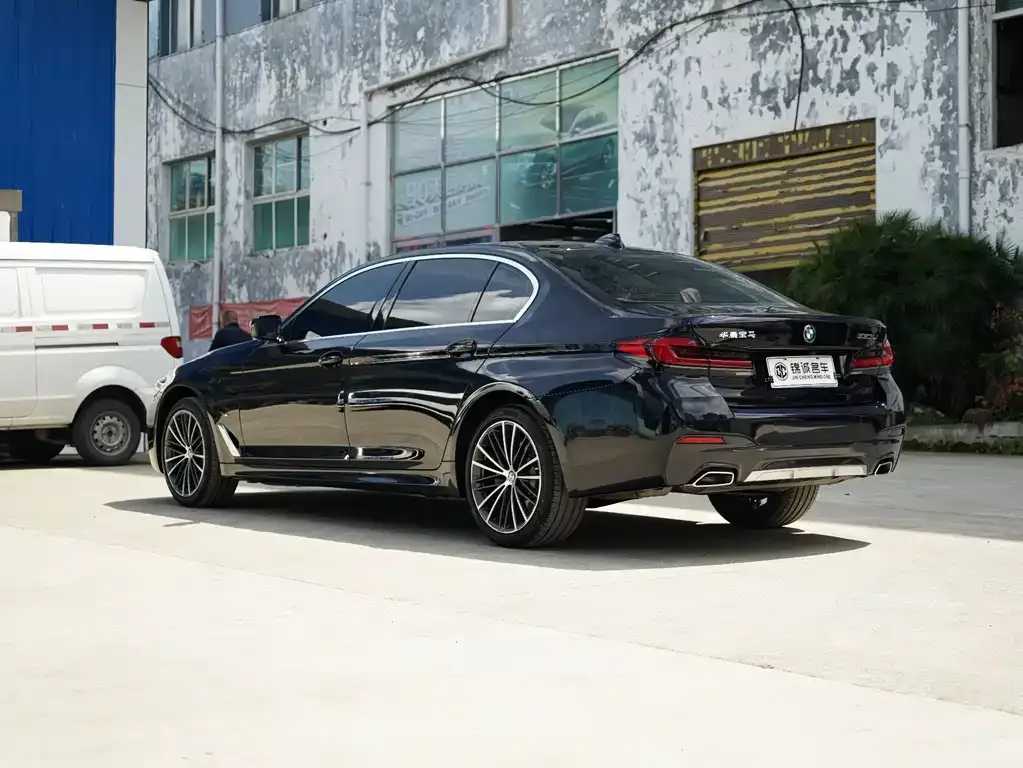 BMW 5 Series — фото 5