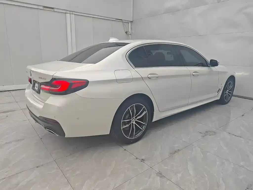 BMW 5 Series — фото 3