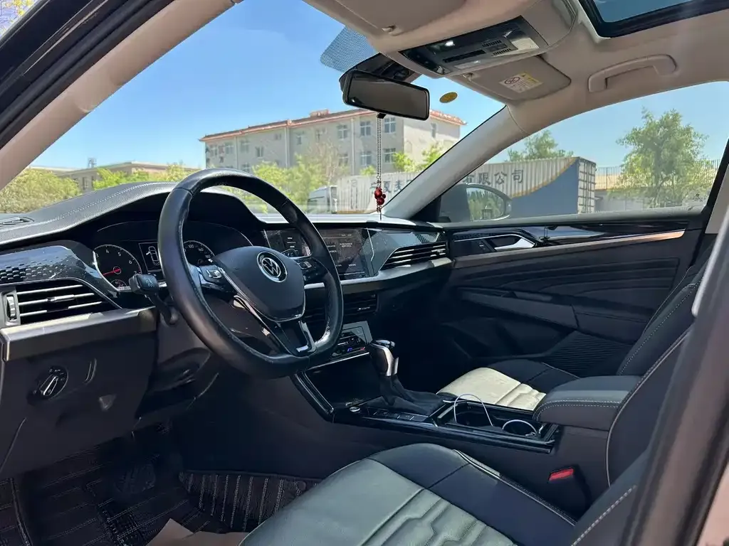 Volkswagen Passat — фото 5
