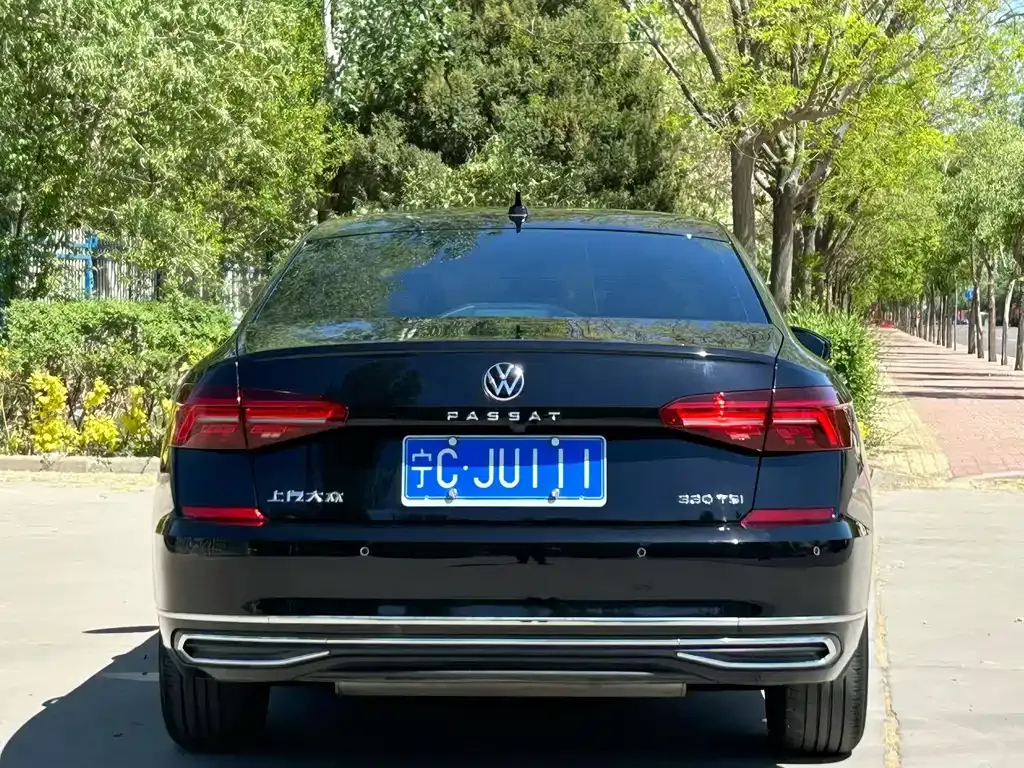 Volkswagen Passat — фото 6
