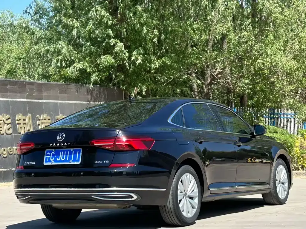 Volkswagen Passat — фото 9