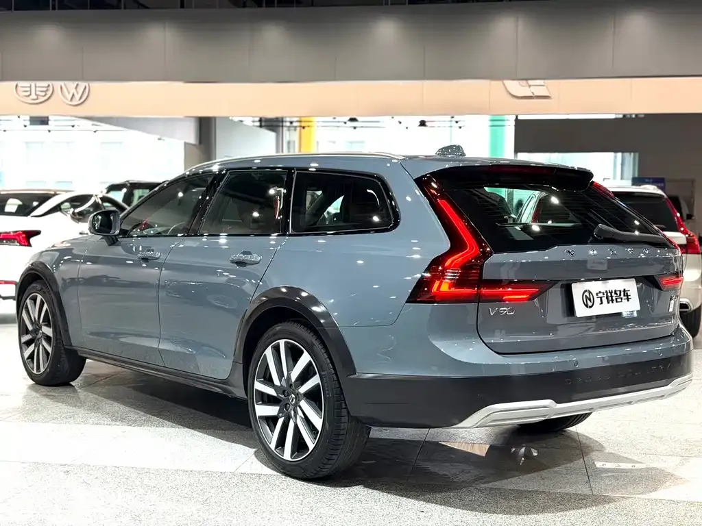 Volvo V90 2022 из CN, фото 6