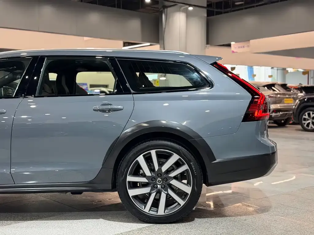 Volvo V90 2022 из CN, фото 8