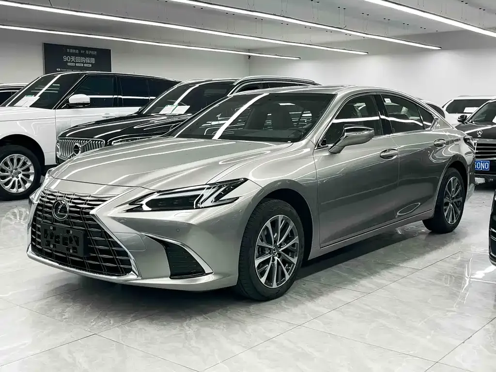 Lexus ES — фото 1