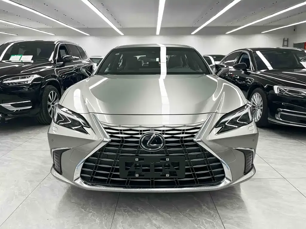 Lexus ES — фото 4