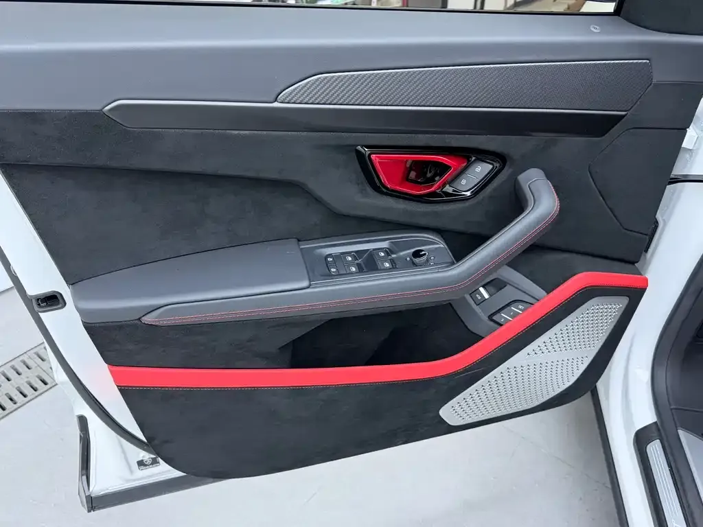 Lamborghini Urus — фото 7