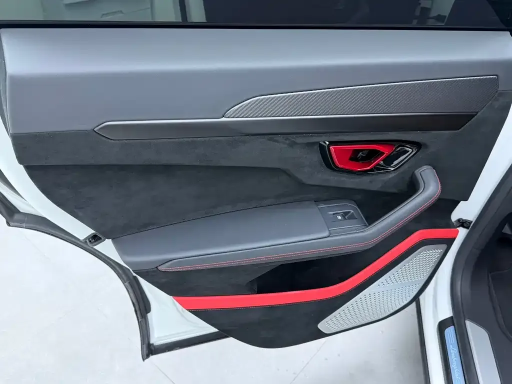 Lamborghini Urus — фото 3