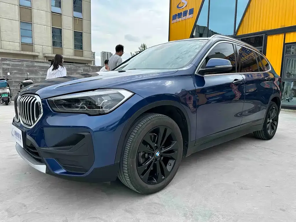 BMW X1 — фото 1