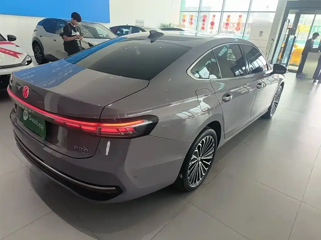 Volkswagen Passat — фото 7