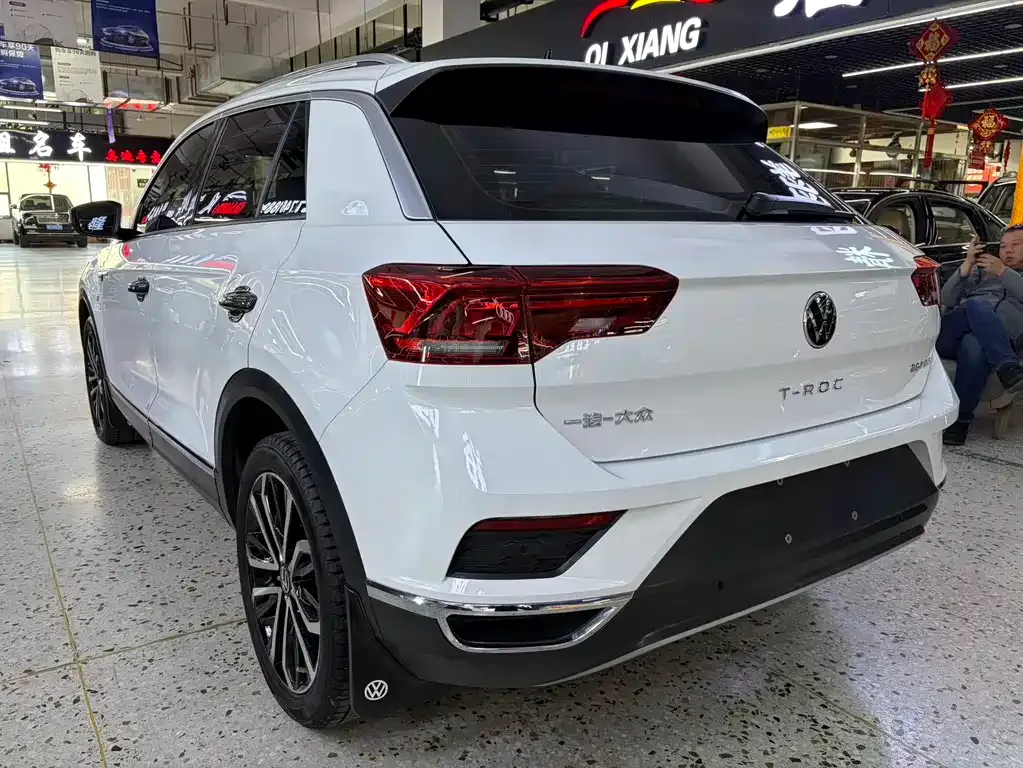 Volkswagen T-Roc — фото 3