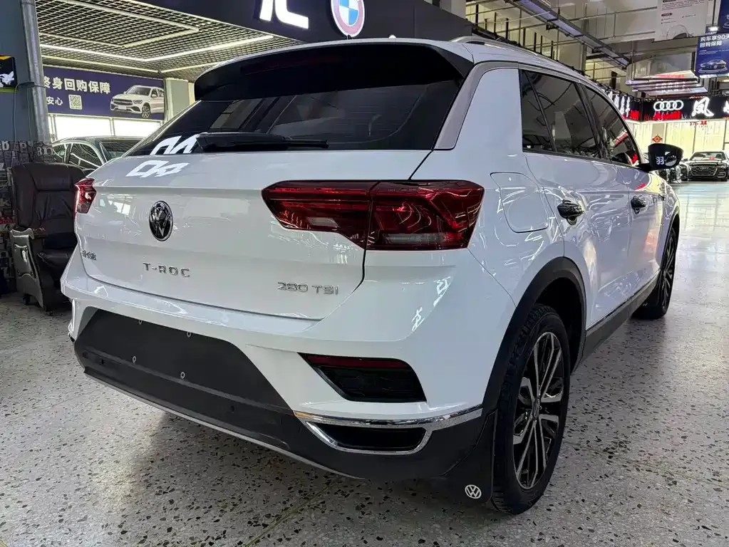 Volkswagen T-Roc — фото 4