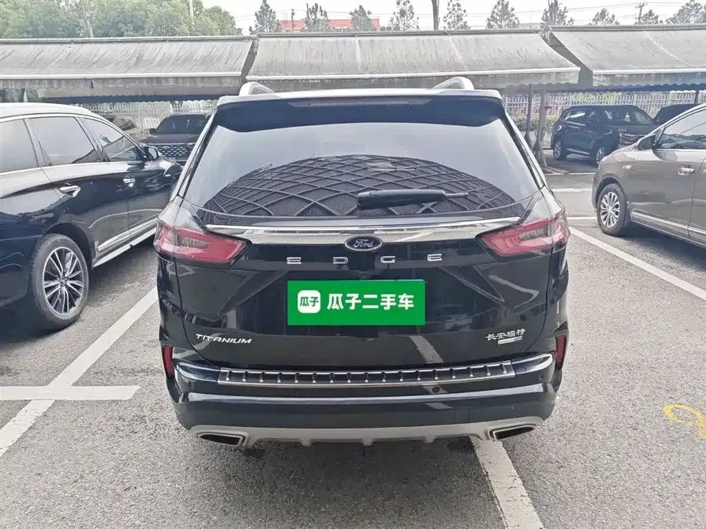 Ford Edge — фото 10