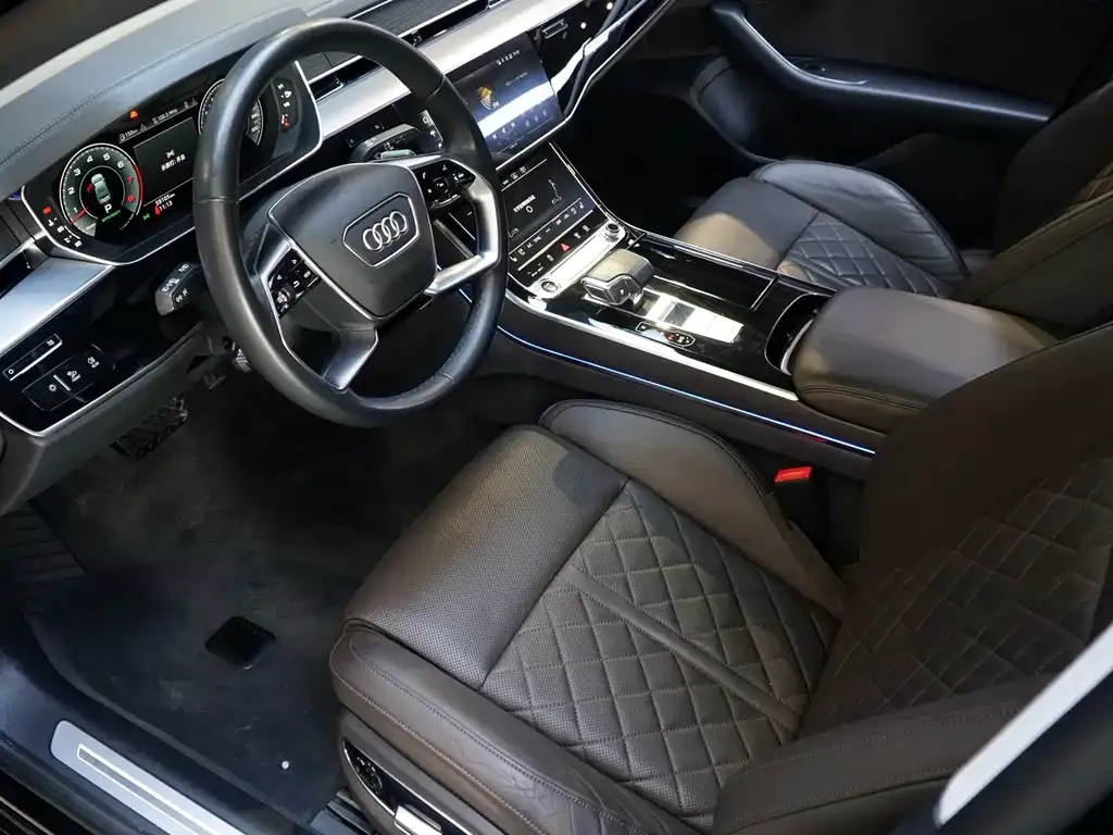 Audi A8 — фото 9