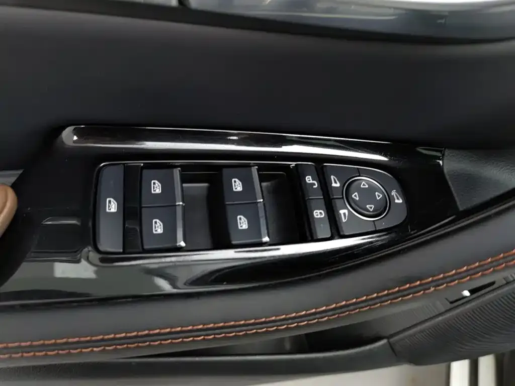 BYD PLUS New Energy — фото 4