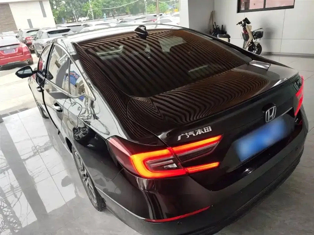 Honda Accord — фото 10
