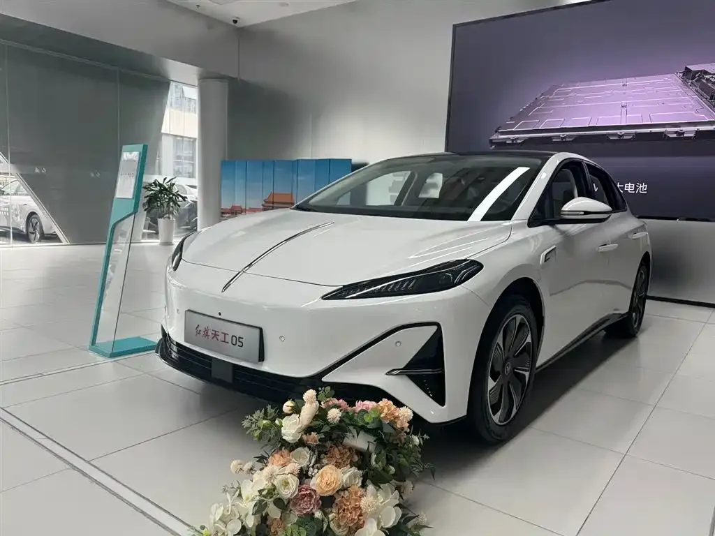 Hongqi Tiangong 05