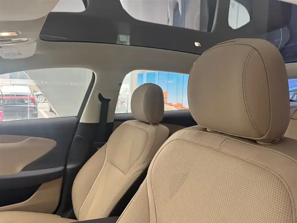 Hongqi Tiangong 05 2026 из CN, фото 7
