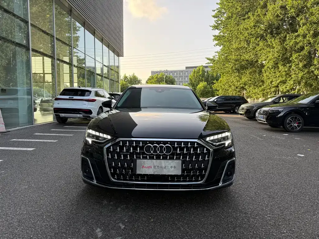 Audi A8 — фото 10