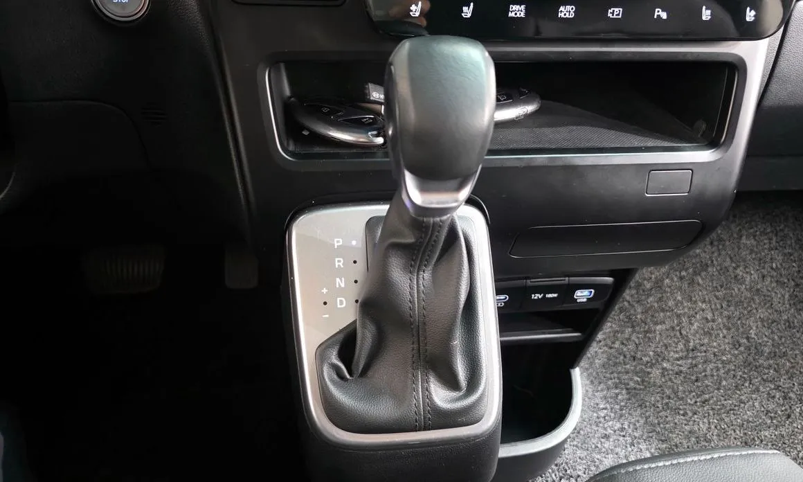 Hyundai Staria 2025 из KR, фото 3