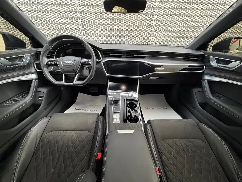 Audi A6L 2024 из CN, фото 9