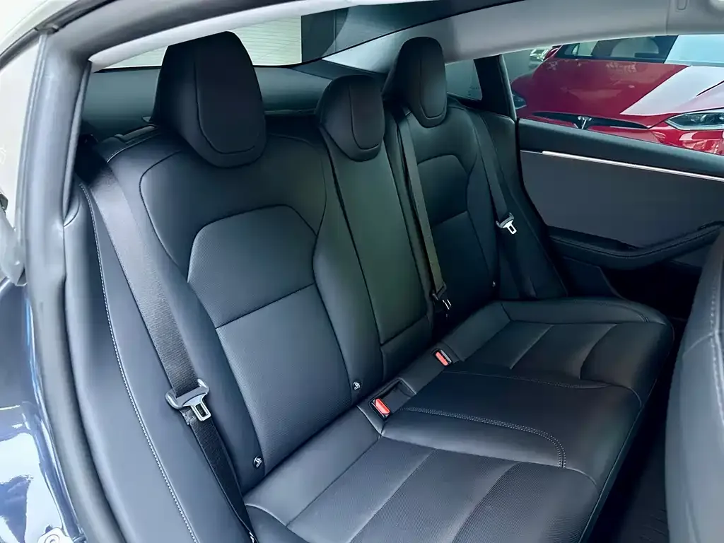 Tesla Model 3 — фото 2