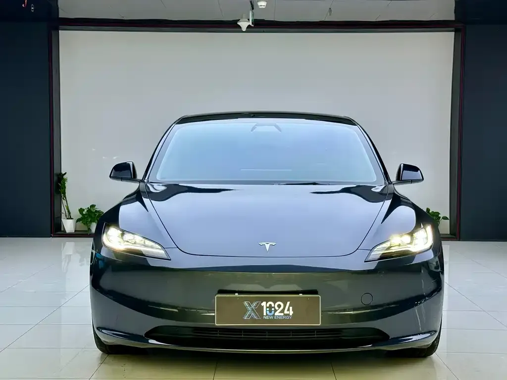 Tesla Model 3 — фото 4