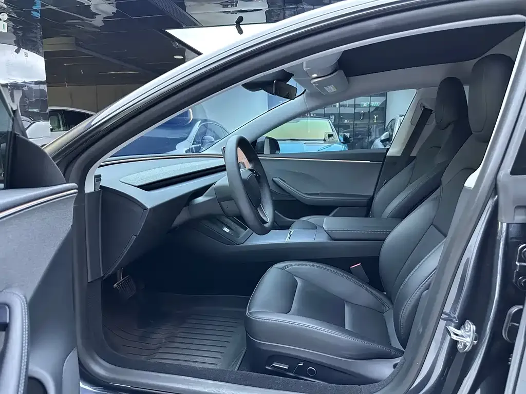 Tesla Model 3 — фото 6