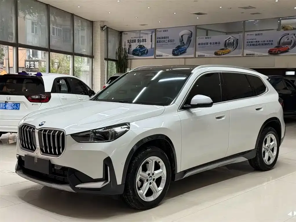 BMW X1 — фото 1
