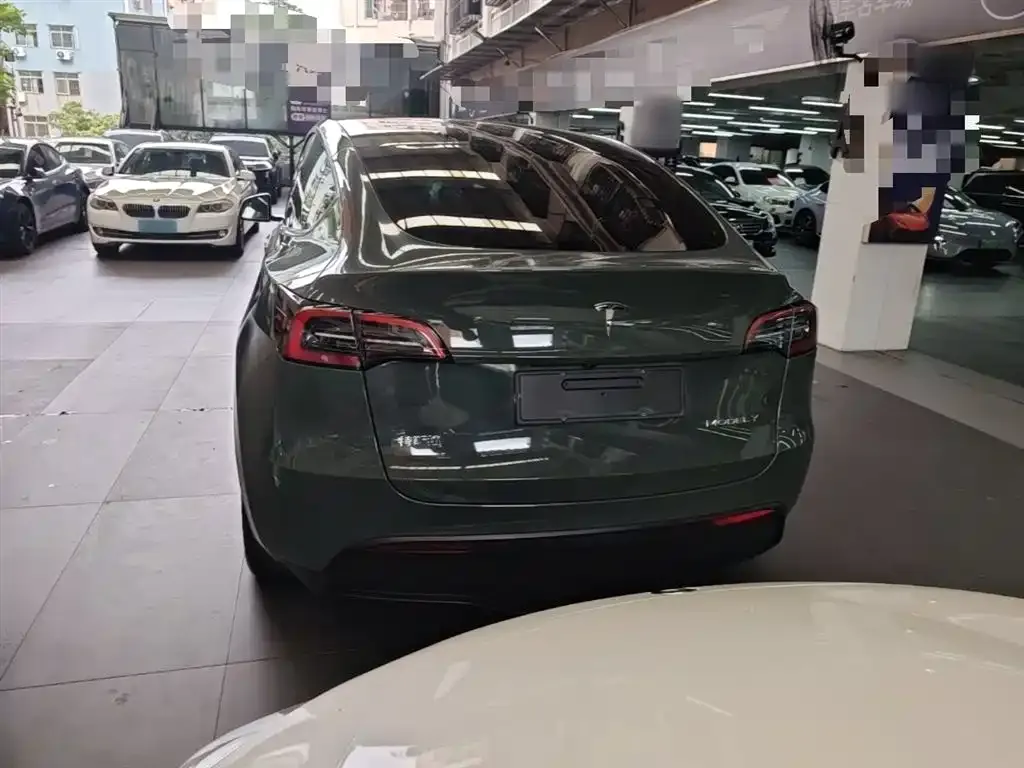 Tesla Model Y — фото 4