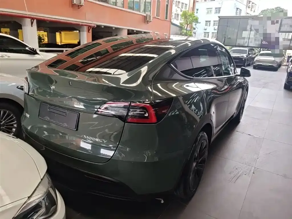 Tesla Model Y — фото 5