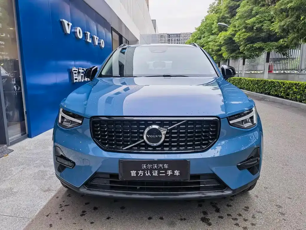Volvo XC40 — фото 6