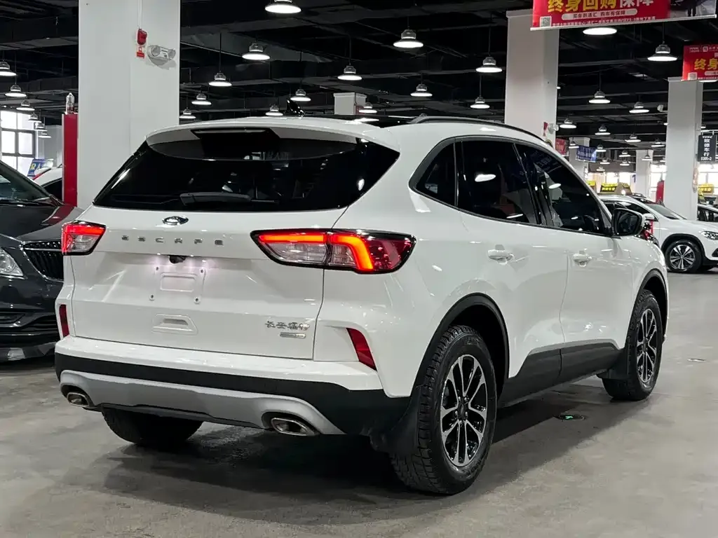 Ford Escape 2023 из CN, фото 5