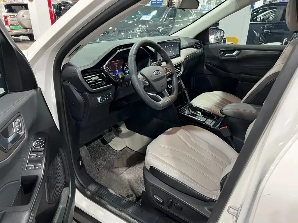 Ford Escape 2023 из CN, фото 8