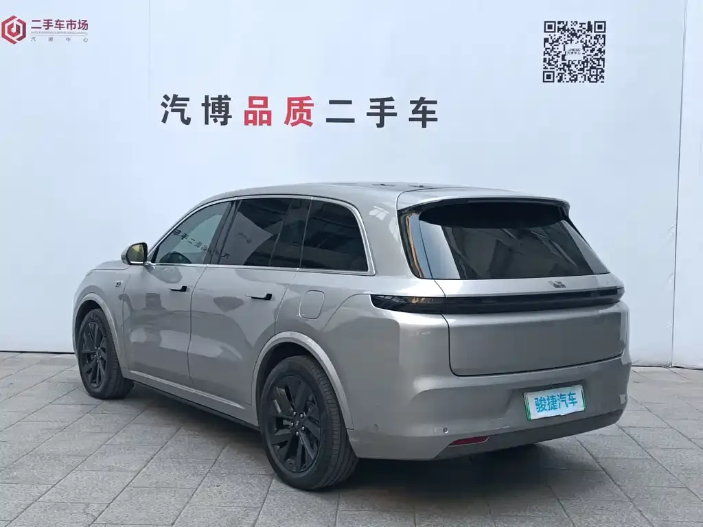 Li Auto L8 — фото 10