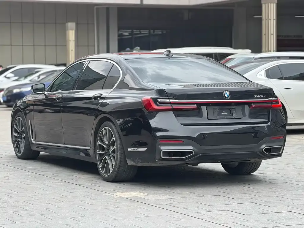 BMW 7 Series 2021 из CN, фото 5