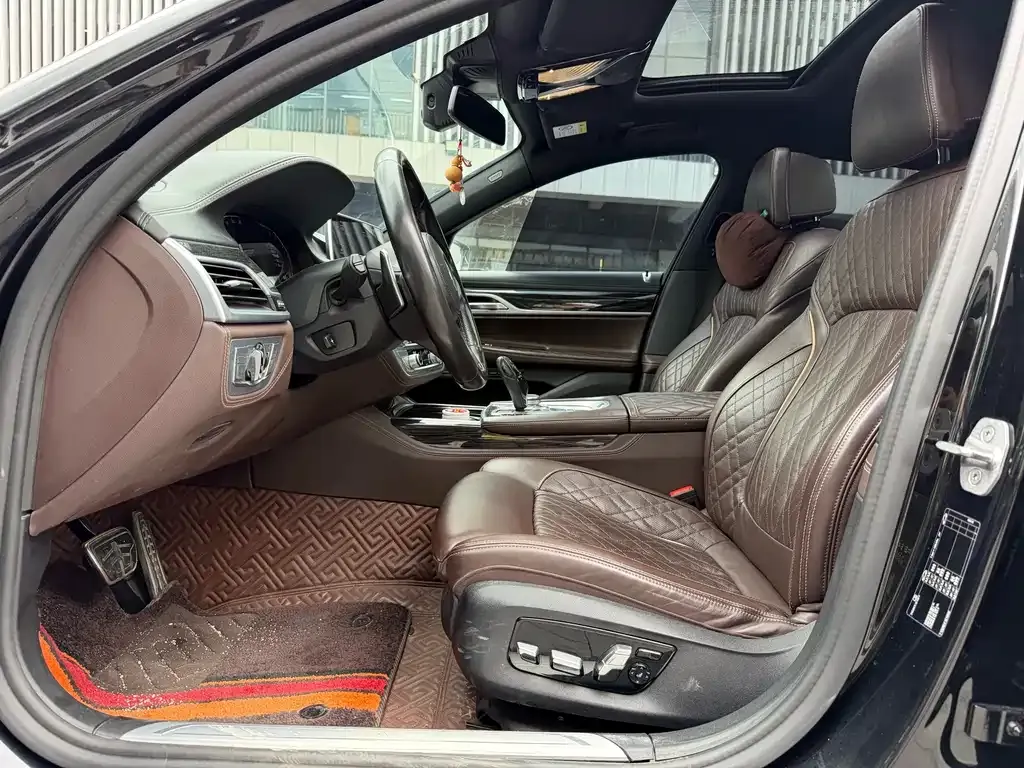 BMW 7 Series 2021 из CN, фото 3