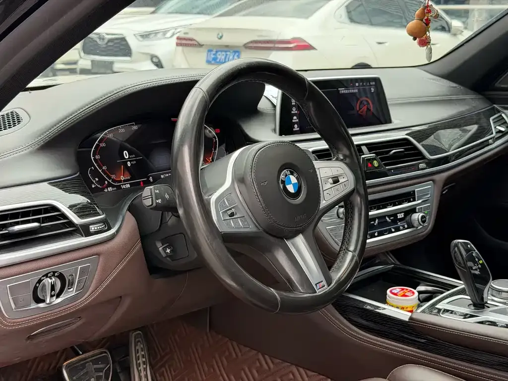 BMW 7 Series 2021 из CN, фото 10