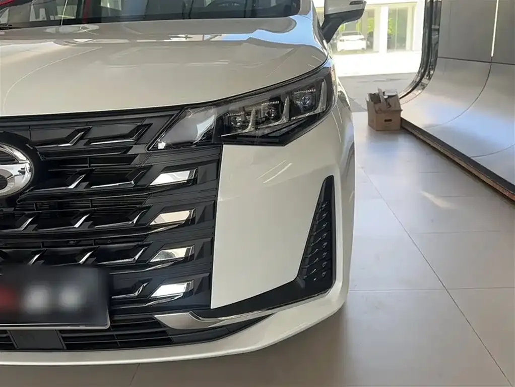 GAC Motor Trumpchi M6 — фото 4