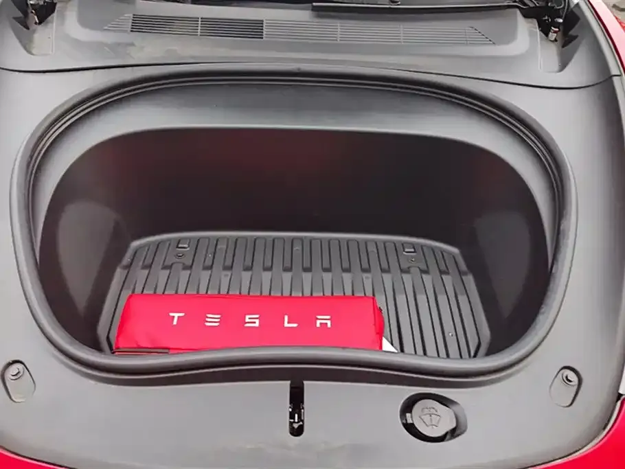 Tesla Model 3 — фото 10