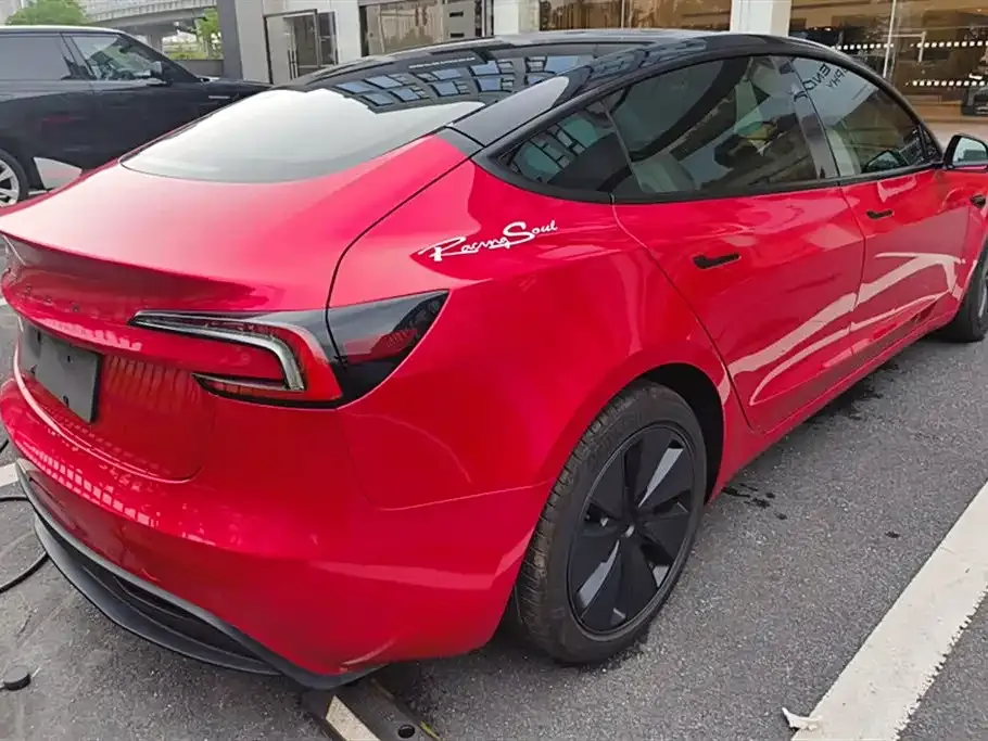 Tesla Model 3 — фото 4