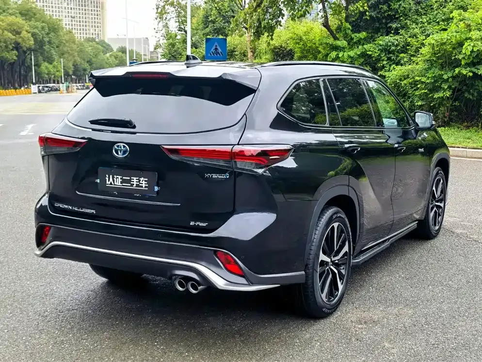 Toyota Crown Kluger 2024 из CN, фото 4