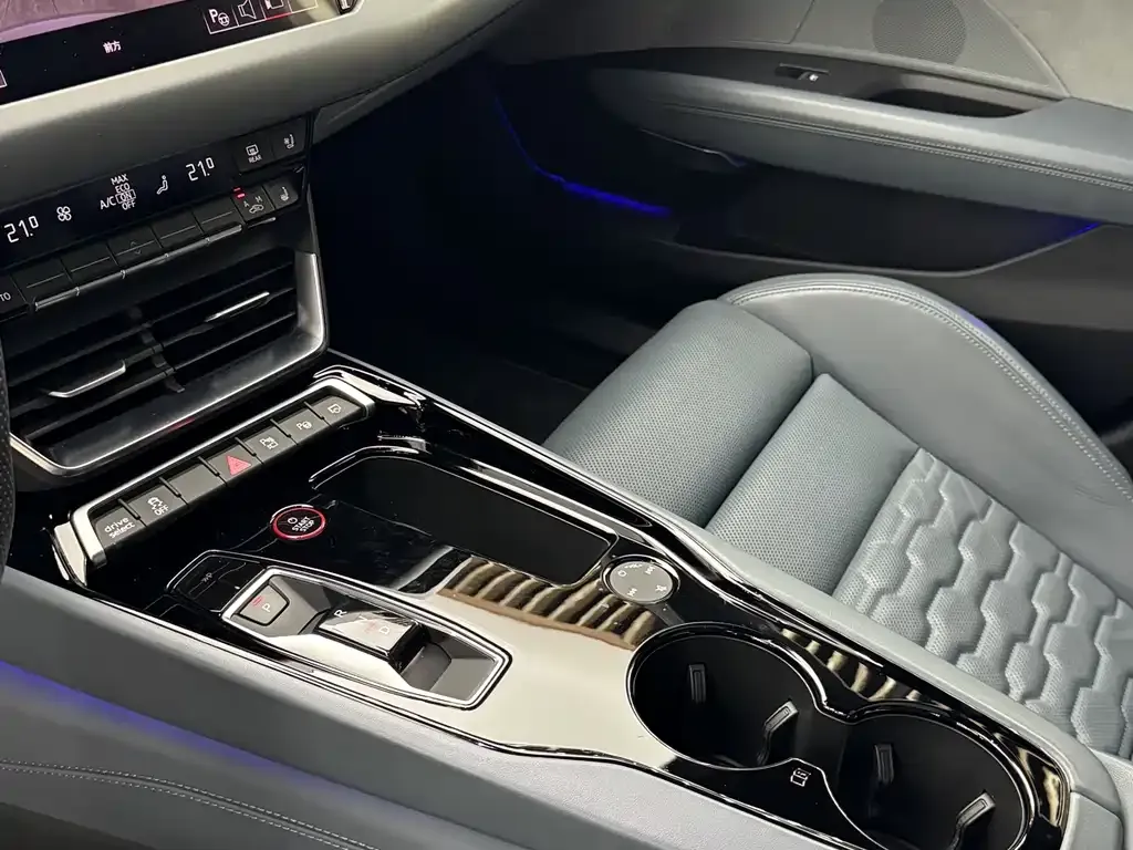 Audi e-tron GT 2024 из CN, фото 7