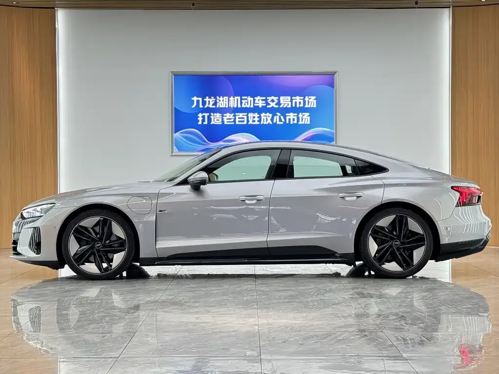 Audi e-tron GT 2024 из CN, фото 8