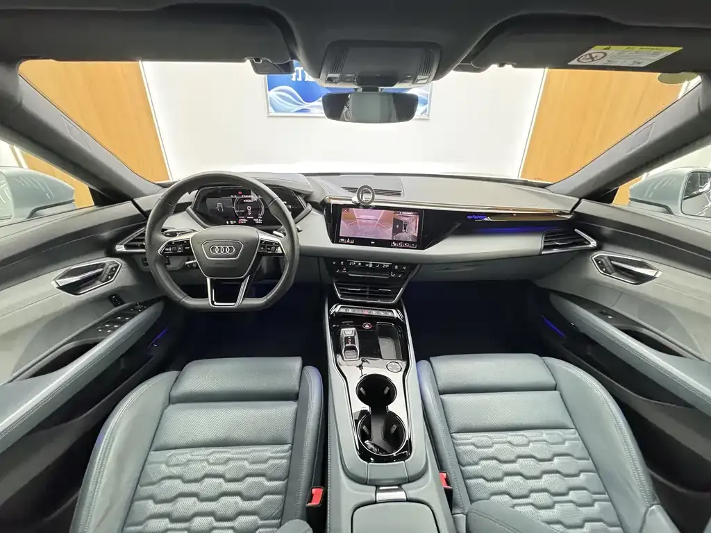 Audi e-tron GT 2024 из CN, фото 2