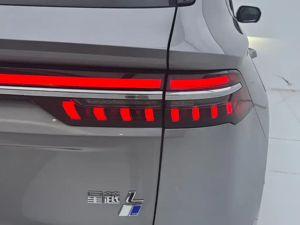 Geely Xingyue L — фото 10