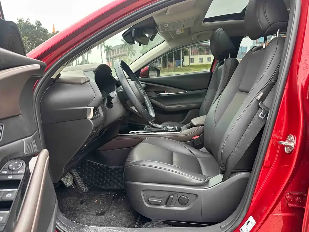 Mazda CX-30 2021 из CN, фото 2