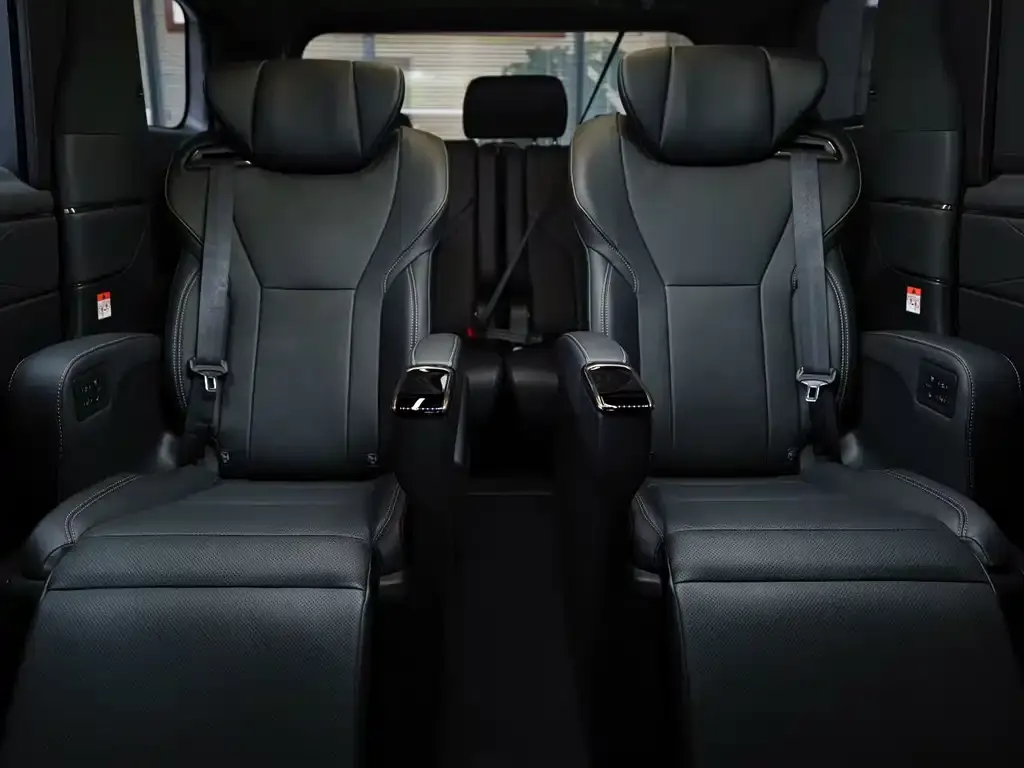 Toyota Alphard — фото 6