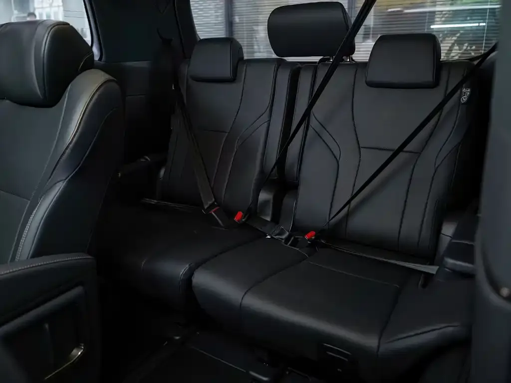 Toyota Alphard — фото 4